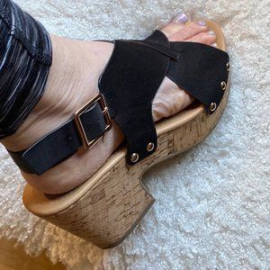 Black suede and cork look heels?